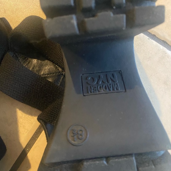 Madden NYC lug sole heeled sandals 8 1/2 - Picture 6 of 6